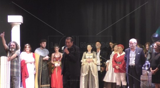 TeatroReggio Calabria, con Gigi Miseferi sul palco del Metropolitano rivive la storia millenaria della città