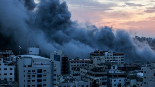 Gaza sotto attacchi israeliani (Foto: Middle East Images via Afp / Agi)