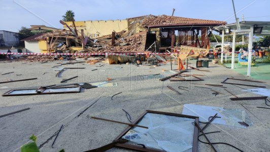 La pizzeria distrutta dall’esplosione