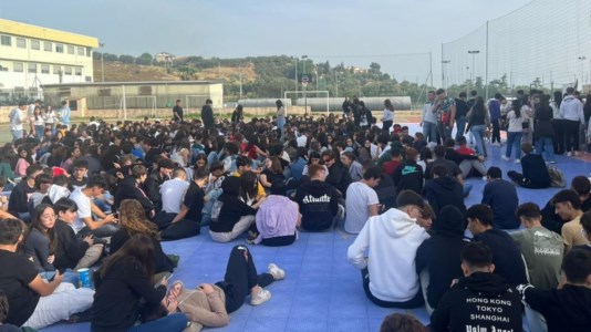 La letteraDimensionamento scolastico, gli studenti dei licei di Corigliano si appellano alla comunità: «Sostenete la nostra battaglia»