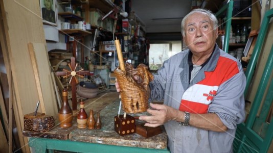 Nuova puntataL’arte di trasformare il legno, a LaC Storie “mastru” Michele e la sua bottega nel Vibonese