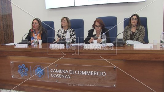 Da sinistra Brunella Caiazza, FIlomena Greco, Lella Golfo, Giulia Bifano