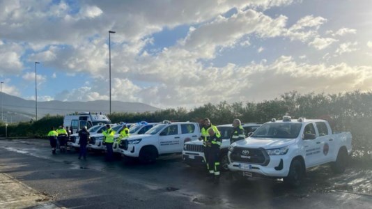 La squadra di 24 operatori di Protezione Civile della Calabria è arrivata stamattina in Toscana (Foto: Regione Calabria)