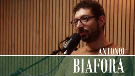 L’intervistaLa giovane cucina salverà la Calabria: chef Antonio Biafora ospite nel podcast “La sedia vuota”