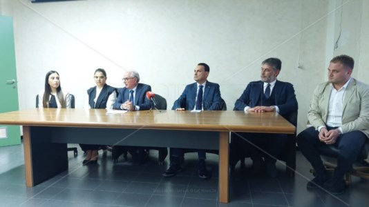 La squadraComune di Rosarno, il sindaco Cutrì presenta la nuova giunta: «Nessun partito influenzerà le scelte»