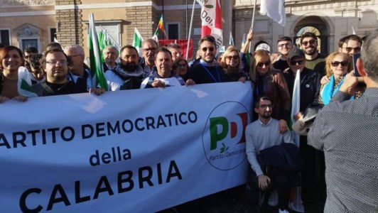 Esponenti del Pd calabrese in piazza a Roma