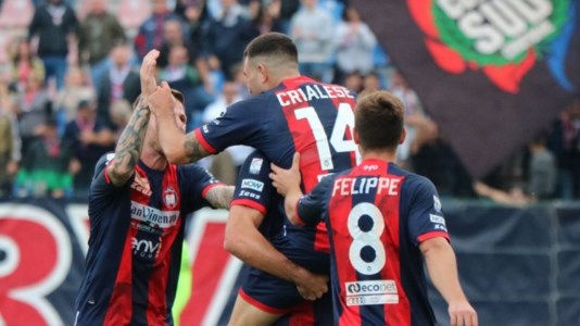 Serie CIl Crotone la spunta nel recupero: con il Monterosi finisce 2-1