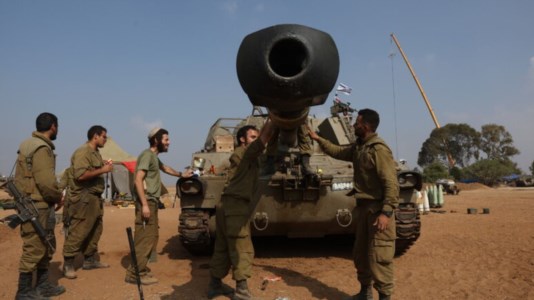 L’esercito israeliano a Gaza (Foto Ansa)