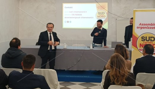 Incontro politicoSud chiama Nord, Cateno De Luca lancia anche in Calabria la campagna per le Europee