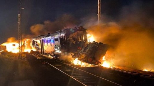 Incidente ferroviarioCorigliano Rossano, un ex macchinista: «Nel 2000 sfiorata la stessa tragedia con un camion bloccato sui binari»