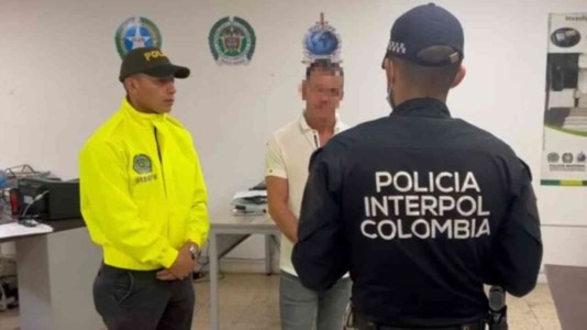 L’arresto di Michele Gigliotti da parte della polizia colombiana (foto Ansa)