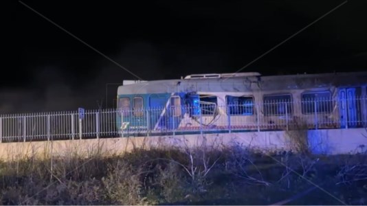 Il treno regionale coinvolto nell’incidente