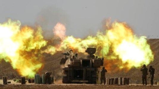 L’esercito israeliano in azione a Gaza (Foto Ansa)