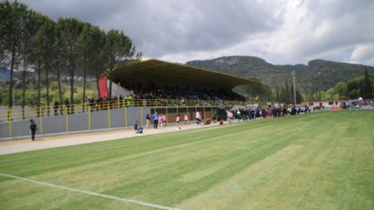 Il calcio si fermaStrage di giovani sulla 106 nel Catanzarese, rinviata la partita di Serie D tra San Luca e Locri