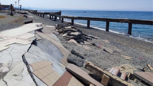 L’allarmeErosione costiera a Nocera Terinese, istituito un tavolo tecnico in Regione. Il sindaco Russo: «Riunione positiva e fruttuosa»
