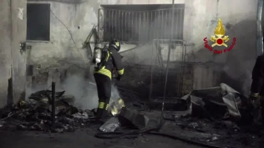 L’incendioL’ospedale di Tivoli in fiamme, 3 morti: vigili del fuoco al lavoro per tutta la notte