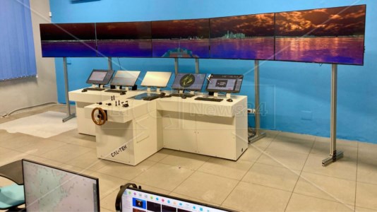 Taglio del nastroRoccella, inaugurato un laboratorio di navigazione d’avanguardia con un simulatore di plancia