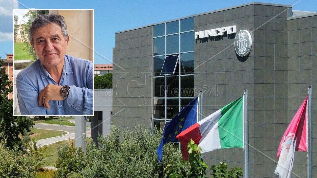 Libreria mobileNell’ex casa di Silvio Berlusconi c’è un passaggio segreto, la scoperta a Palazzo Grazioli