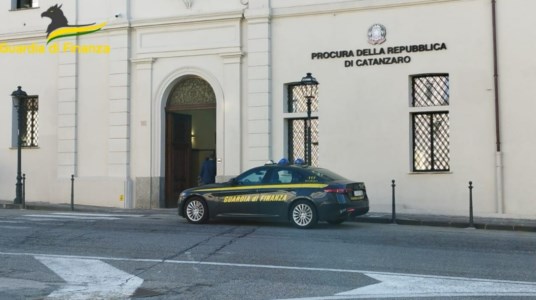 Scattano i sigilliOperaio di Calabria Verde assenteista indagato per truffa aggravata ai danni dello Stato: sequestrati 93mila euro - NOMI