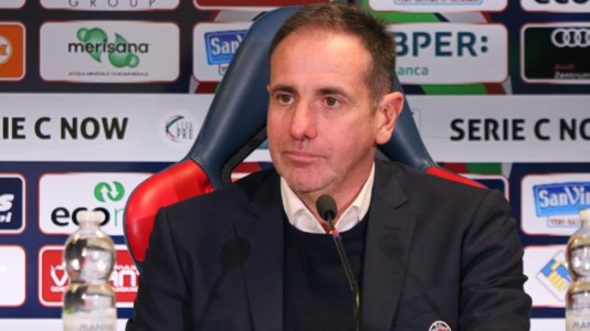 Serie CVerso Crotone-Avellino, il tecnico rossoblù Zauli: «Vogliamo confermarci»