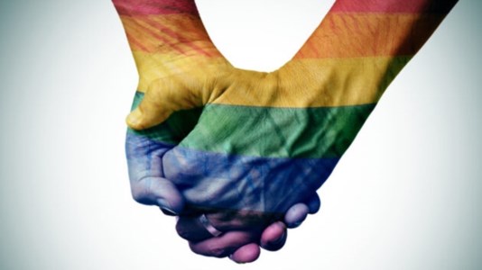 Nuova stradaBenedizione alle coppie omosessuali, Arcigay e Agedo Reggio: «Spartiacque, un primo passo per un cammino ancora lungo»