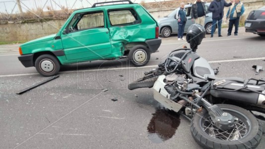 Sulla Ss18Incidente a Belvedere Marittimo, cade dalla moto: trasferito in elisoccorso a Cosenza
