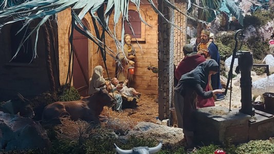 NataleA Varapodio la mostra del grande presepe tradizionale dei maestri Crucitti