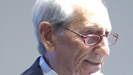 Il luttoLa politica calabrese piange Giuseppe Fimognari, l’ex senatore è morto all’età di 92 anni