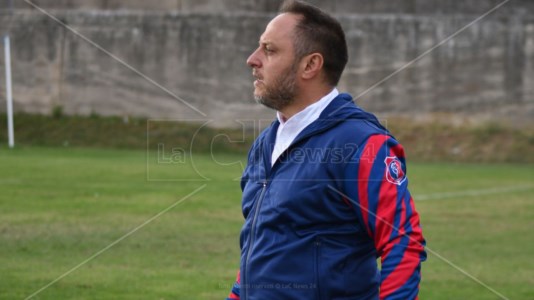 L’allenatore dell’Altomonte Mario Pascuzzo