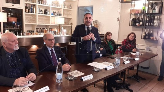 Battesimo politicoCannizzaro e Tajani (in collegamento) accolgono Mascaro e i suoi in Fi. «Calabria fondamentale per il partito»