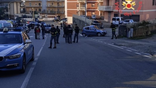 Impatto fataleIncidente a Lamezia Terme, auto si schianta contro un muretto: muore una 26enne