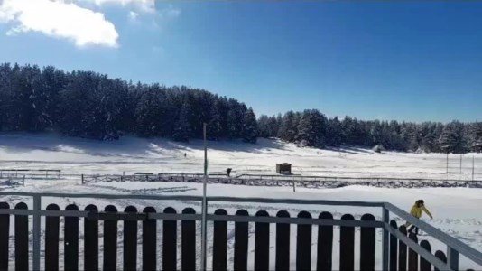 Panorama mozzafiatoLo spettacolo della Sila Grande coperta dalla neve richiama turisti e appassionati di sci