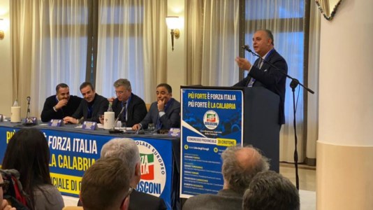Appuntamento politicoFi Crotone a congresso: Torromino coordinatore provinciale. E Occhiuto annuncia nuovi voli per il nord Italia