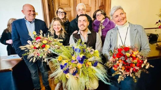 La competizionePalmi, la flower designer Roberta Angaló si piazza seconda al concorso Bouquet festival di Sanremo