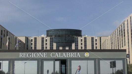InfrastruttureFondi Ue, per la Calabria 2 miliardi e tanti dubbi su come verranno spesi. Unica certezza: i 300 milioni destinati al Ponte sullo Stretto