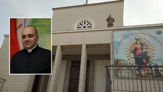Follia in chiesaPreso a testate per aver vietato la stretta di mano delle condoglianze: i motivi dell’aggressione al parroco di Varapodio