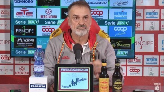 Serie BCatanzaro-Palermo, Vivarini: «È un momento complicato per noi, ma questa è la gara giusta per trovare nuova linfa»
