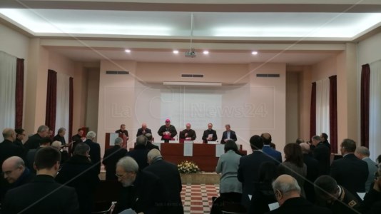 Reggio CalabriaIl tribunale ecclesiastico inaugura l’anno giudiziario: «Oggi matrimoni più fragili ma amarsi per sempre non è impossibile»