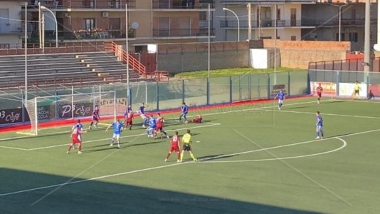 Dilettanti CalabriaSerie D, un punto a testa Locri e S.Agata: al Macrì il match della 25esima giornata finisce 1-1
