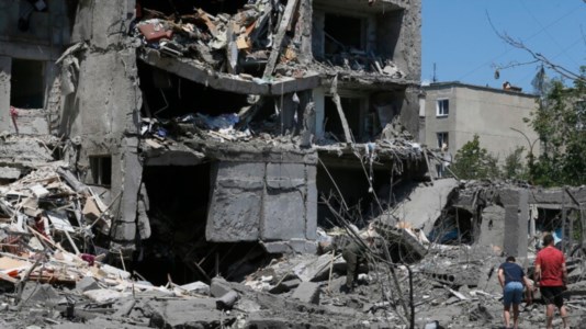 La guerra senza fineMissili ucraini piovono nel Lugansk, colpita una panetteria a Lisichansk: almeno 28 morti