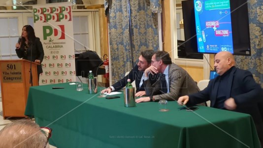 La riunioneIl Pd si riunisce a Vibo Valentia, da Boccia e Irto attacco frontale a Occhiuto: «Ha svenduto la Calabria»