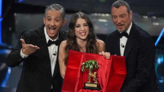 Fine di un’eraAngelina Mango vince Sanremo ma il vero trionfatore è Amadeus che batte ogni record: 74% di share per la serata finale