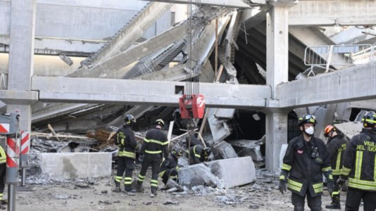 Strage sul lavoroSalgono a 5 le vittime del crollo in un cantiere edile di Firenze. Oggi lutto regionale e cittadino