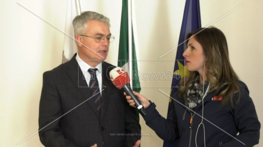 Coesione e sviluppoI fondi Ue per la Calabria, l’economista Daniele: «Puntare su opere strategiche per non disperdere le risorse»
