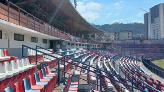 Serie BCosenza, contro la Sampdoria riapre la storica Tribuna B scoperta: 2600 posti in più per i tifosi rossoblù