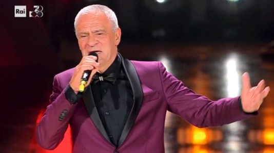 La performanceIl cantante calabrese Filippo Lico dopo il pubblico di LaC conquista anche i giudici di The voice senior