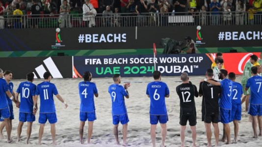 Sogno infrantoMondiali di beach soccer, Italia ko in finale contro il Brasile. A Dubai azzurri sconfitti 6-4