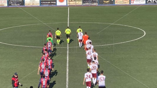 Dilettanti CalabriaSerie D, la Vibonese in trasferta batte il Locri 3-0 e il tecnico amaranto Panarello propone le dimissioni