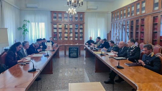 L’incontroL’implementazione della videosorveglianza a Catanzaro e Lamezia al centro del Comitato per l’ordine e la sicurezza
