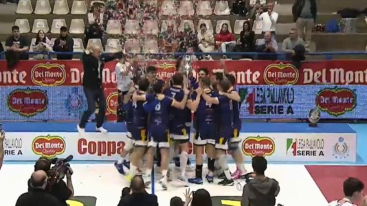 VolleyLa Omi-Fer Palmi porta la Coppa Italia di Serie A3 in Calabria: in finale la Smartsystem Fano battuta 3-1